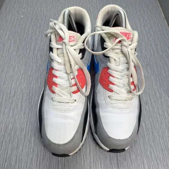 Nike Air Max 90 Sneakers Youth 7Y Women's 8.5 Retro Classic Running Shoes - Picture 3 of 9